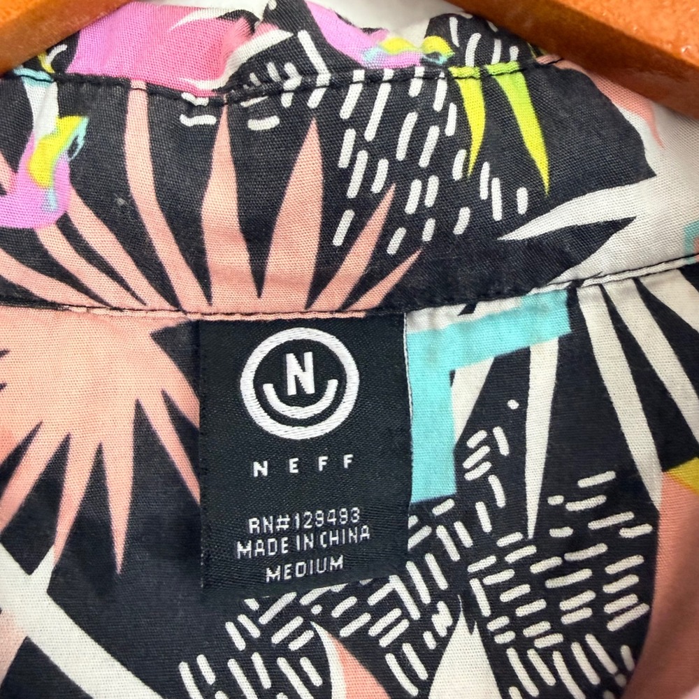 NEFF Mens M Flamingo Pineapple Tropical Print Button Down Shirt Black Vacation - Picture 3 of 8
